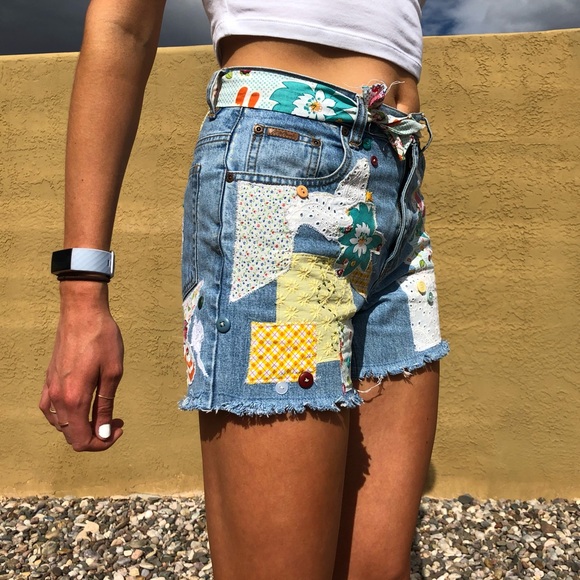🌻Patched Denim High Waisted Jean Shorts size 6 - Picture 3 of 12